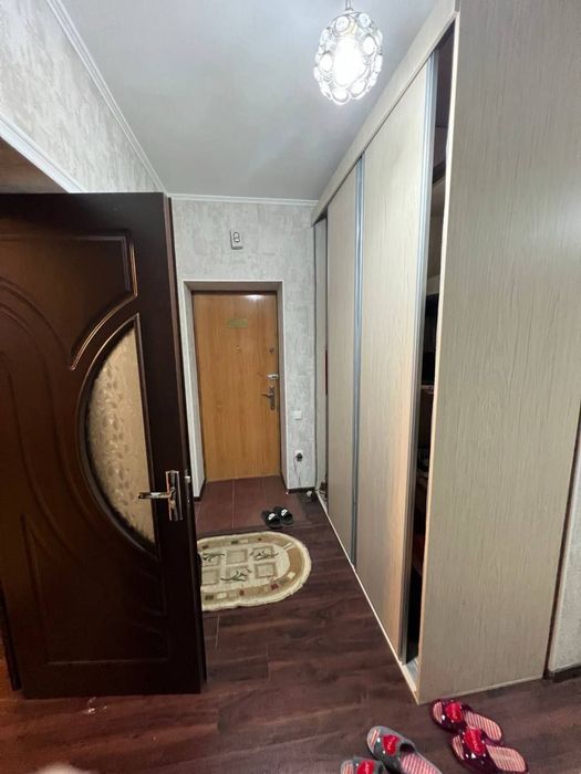 Продается квартира возле ЦУМ а 3/4/4 обстановкой  75 квадрат