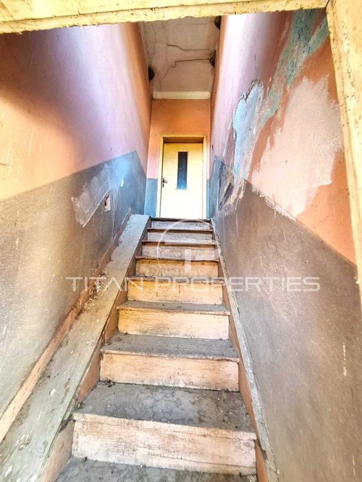 Двуетажна къща в Кричим