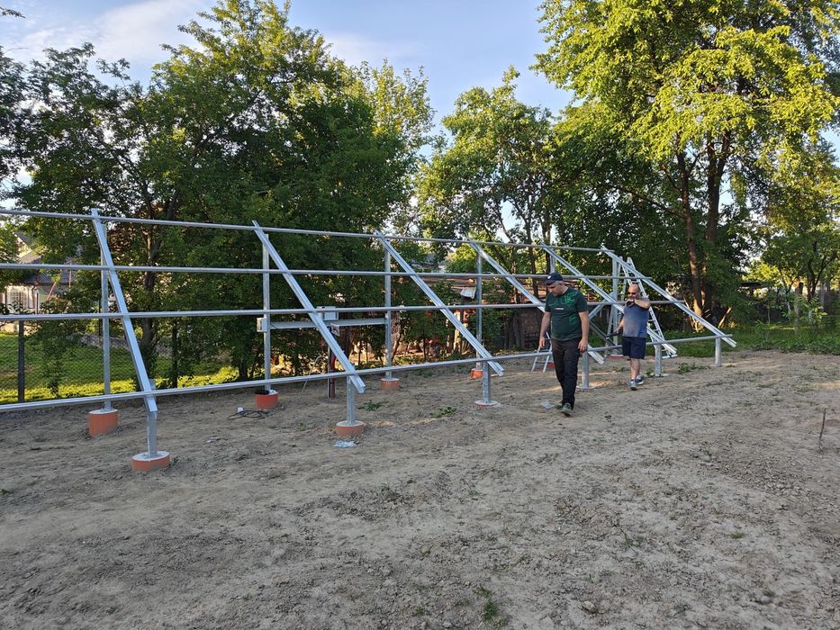 Sistem complet de montaj la sol pentru 6 panouri foto-voltaice