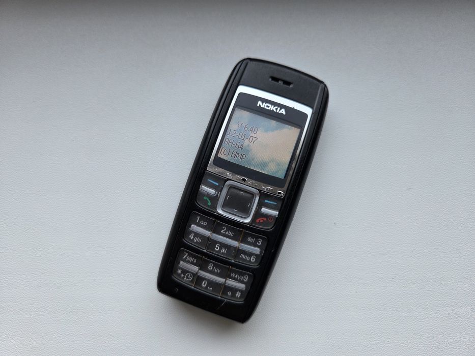 Nokia 1600 - telefon simplu cu butoane