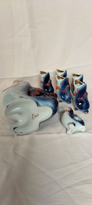 Продаю различную посуду-чайники, чашки, чайный сервиз смотрите фото
об