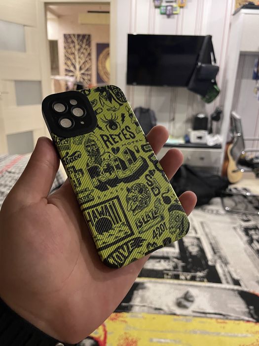 Чехлы на телефон