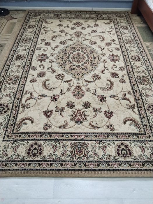 Ковер новый  2×3  красивый