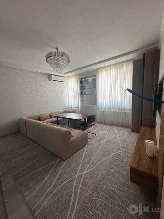 Давлат хизматлари доми, 6-этажда 3 хонали 72 м² хонадон сотилади.