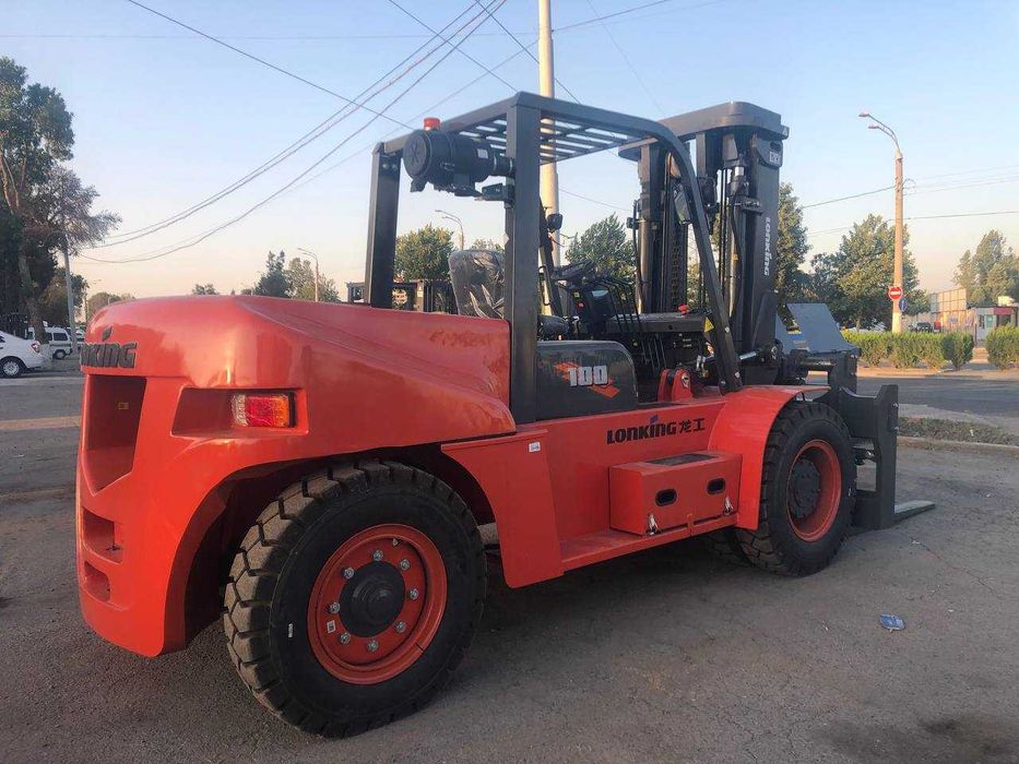 Вилочный погрузчик Автокара Кара