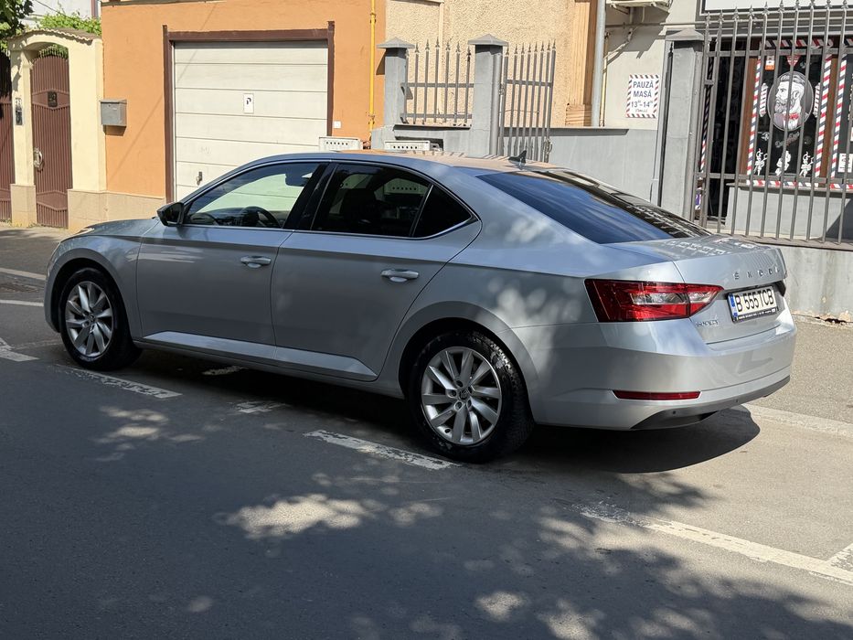 SKODA Superb 2023 — imagine 3