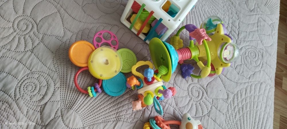 Продам развивающие игрушки