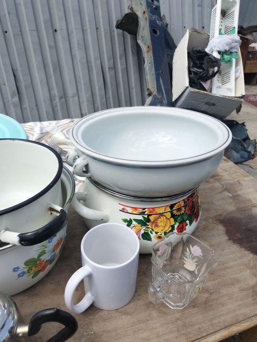 Продам кастрюли и чайник