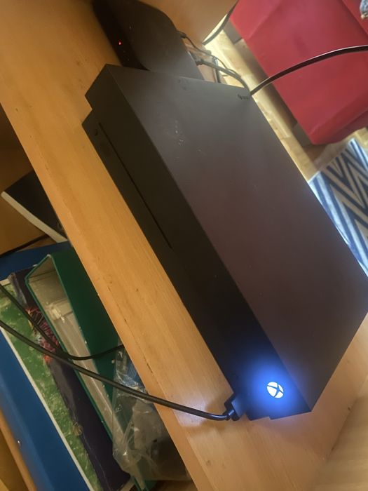 XBOX One X + Elite Series 2 Controller