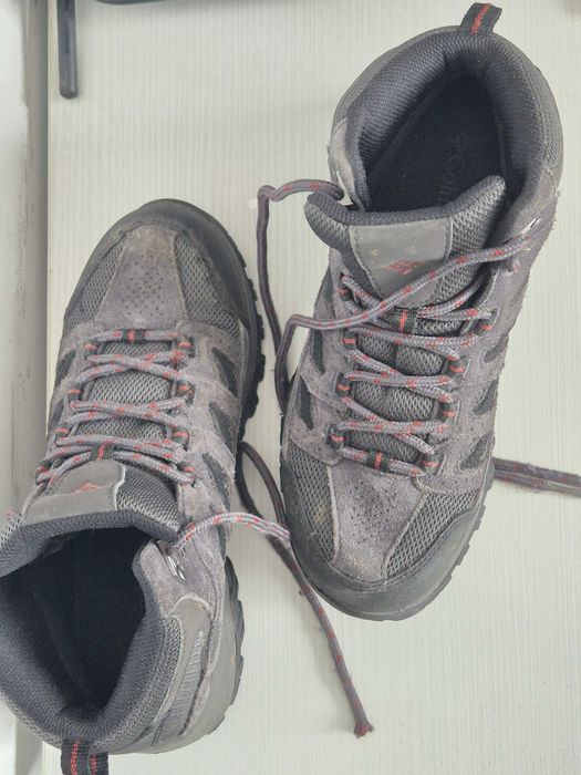 Ghete impermeabile Columbia Crestwood II, marimea 40. Putin folosite.