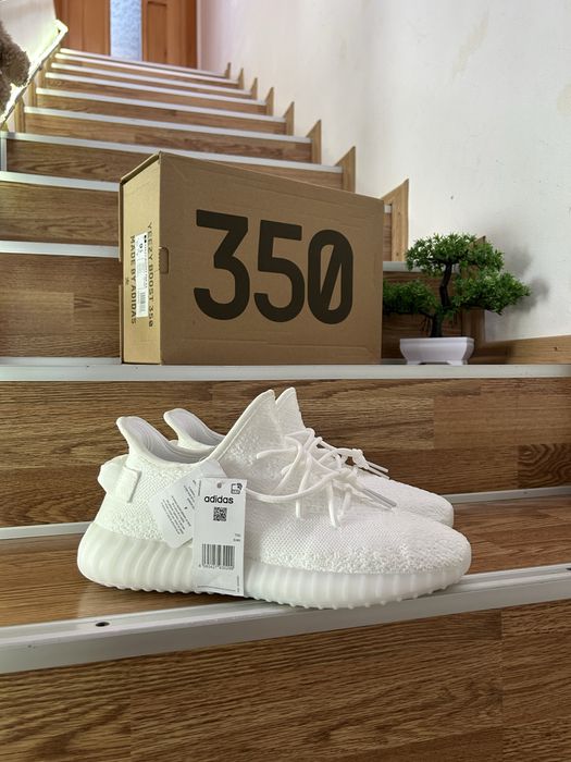 Yezzy 350 white