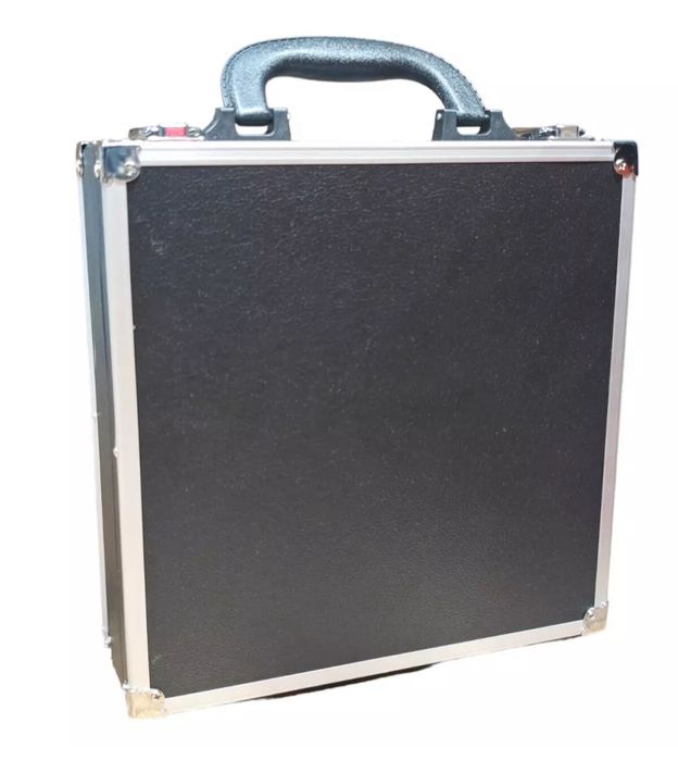 16 уникални топки за снукър подписани от световните шампиони