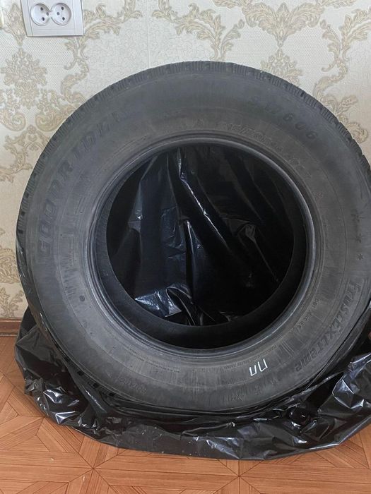 Зимние шины БУ 215/70R16