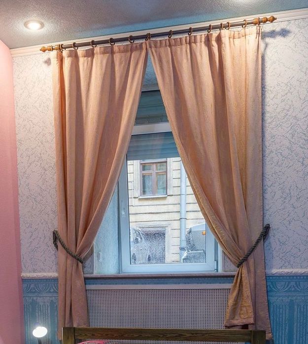 Карниз со шторами