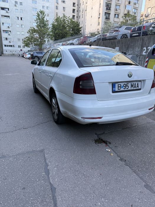 SKODA Octavia 2011 — imagine 1