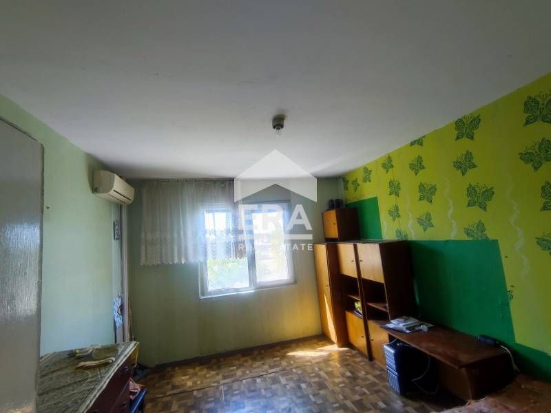 Страхотен апартамент до ритейл парк