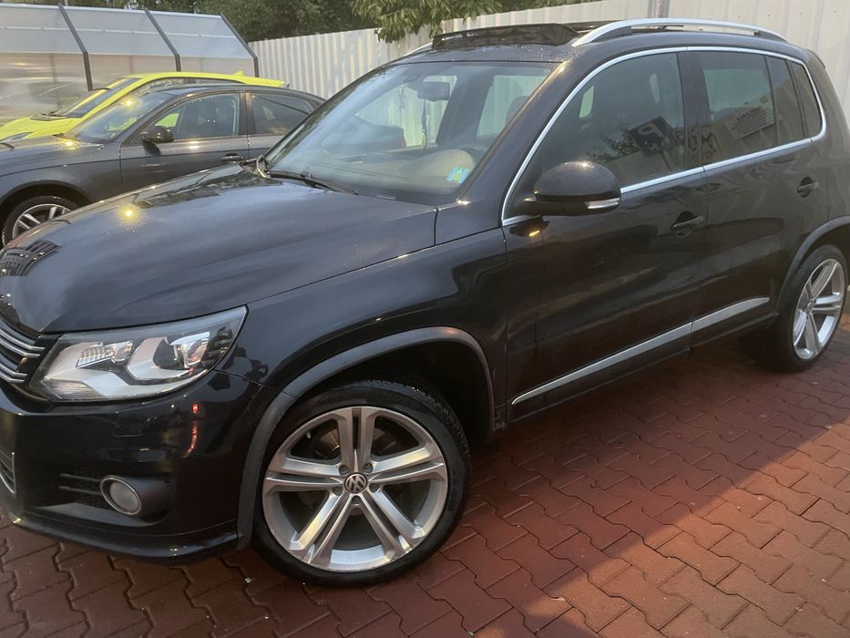 VOLKSWAGEN Tiguan