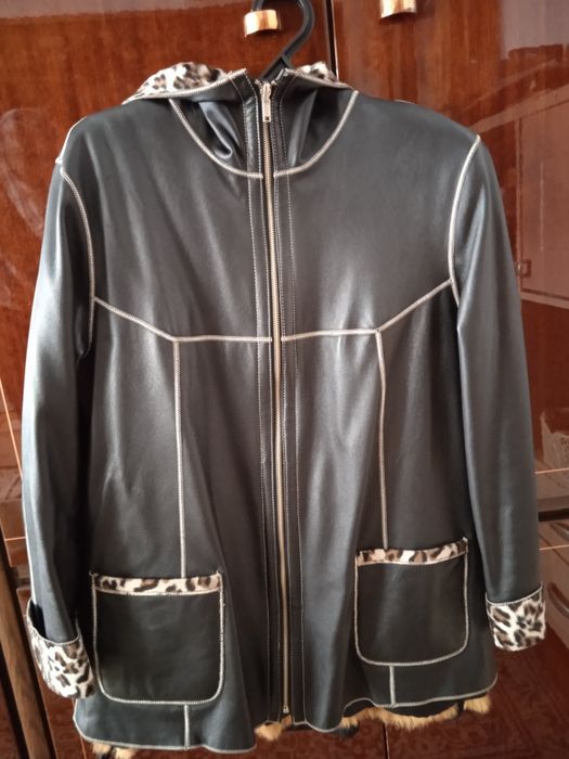 Продам  женскую куртку