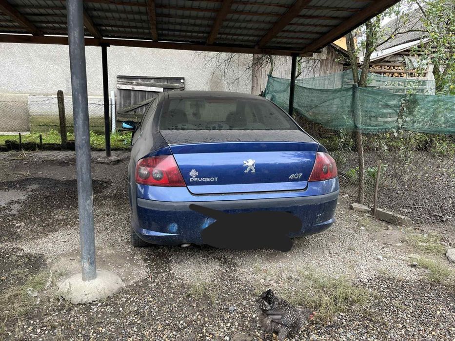 Vând Pegeot 407 ..