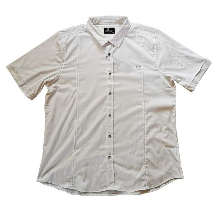 Мъжка риза в бял цвят