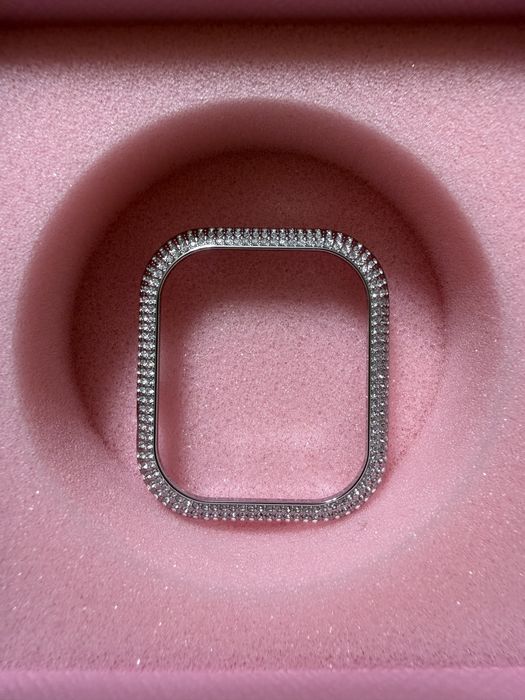 Swarovski кейс за Apple Watch