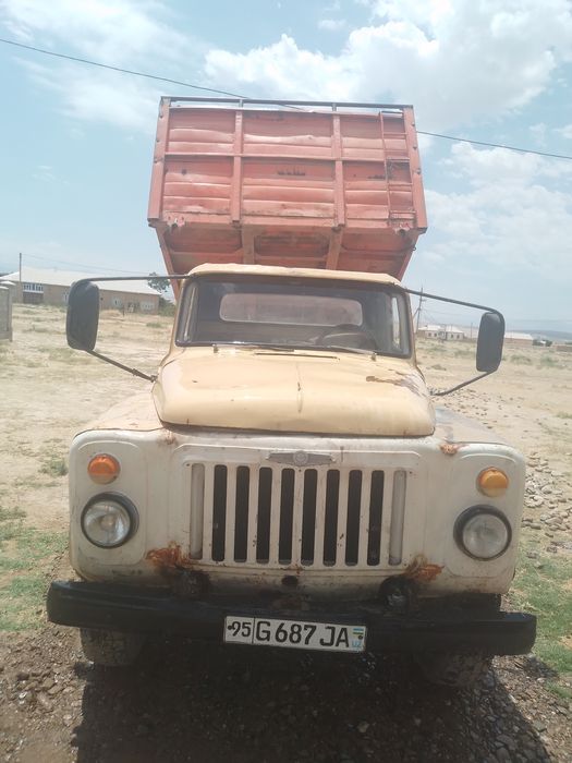 Gaz 53mashinasi sotiladi