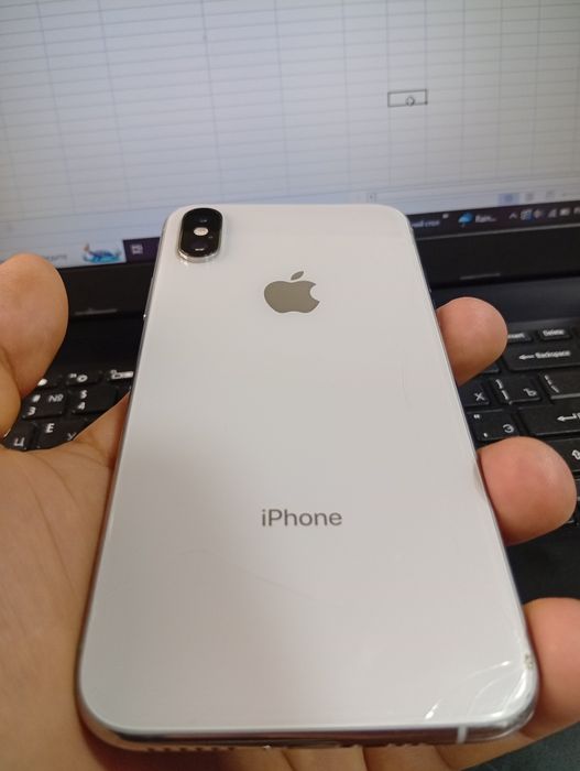 Iphone xs white kha