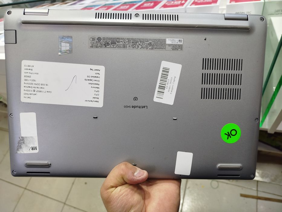 Dell почти нови ноутбук