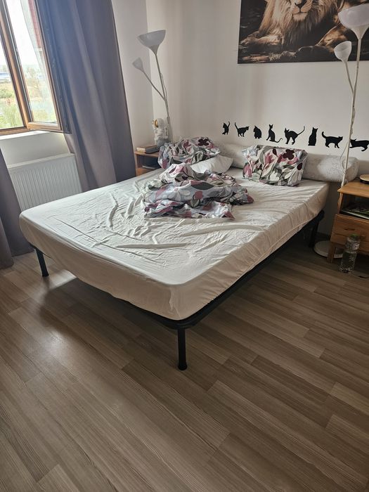 Vand cadru de pat  conditii excelente - nu asigur transport