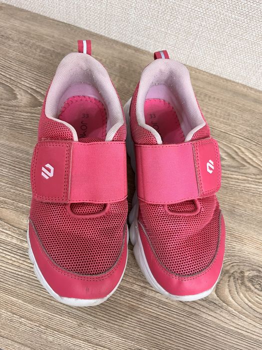 Кроссовки для девочки