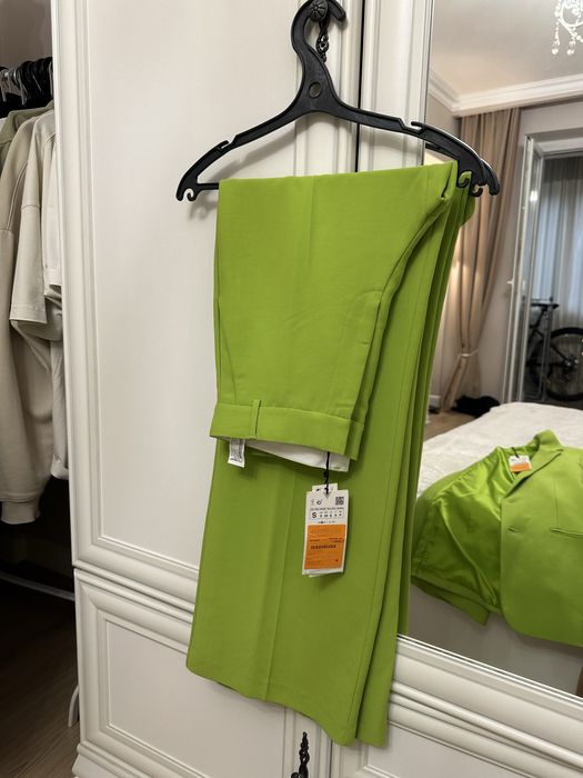 Zara костюм с бирками новый