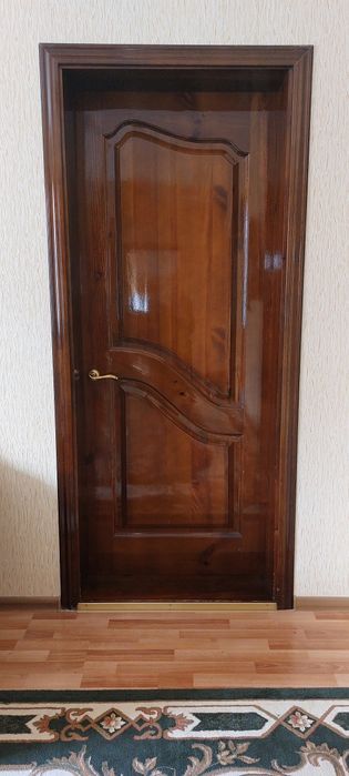 Двери из чистого дерева