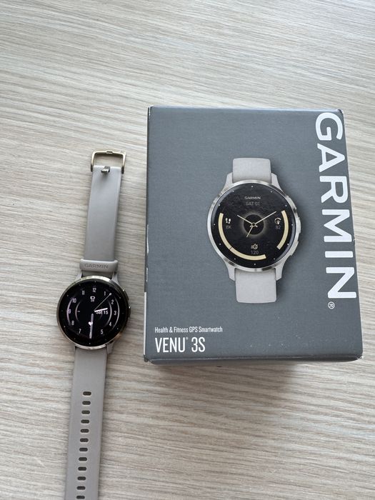 Смарт часовник Garmin Venu 3S