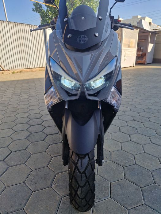 Maxi scooter мопед