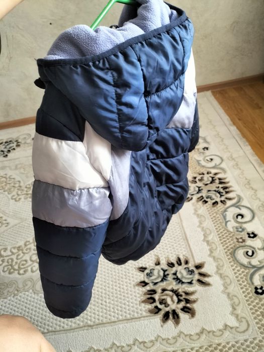 Продам детские куртки