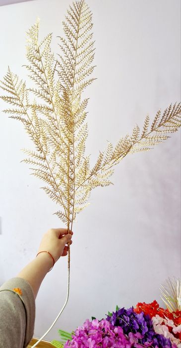 Золотые ветки декор