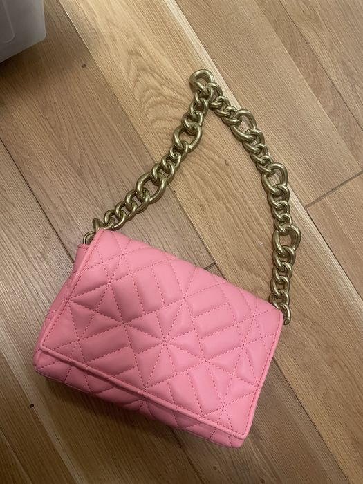 Дамски чанти Zara, Chanel, Moschino