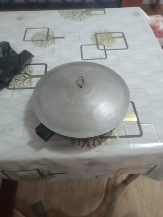Продам казаны сковородку