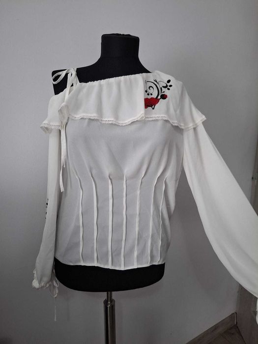Bluză albă cu broderie florală-OFERTA IN DESCRIERE– Mărimea 40