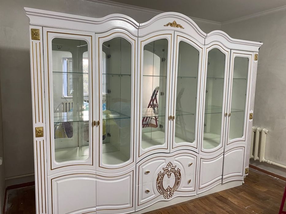 Шкаф в гостиную, в зал