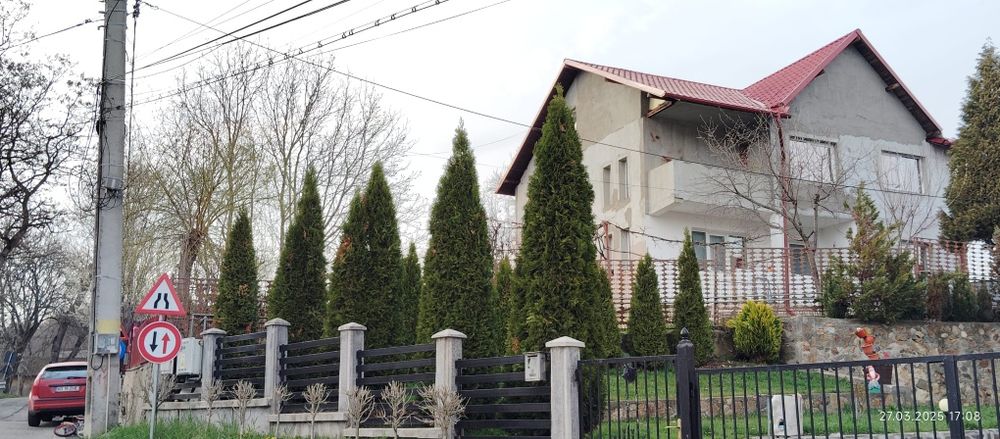 Casă în mijlocul naturii cu peisaj deosebit