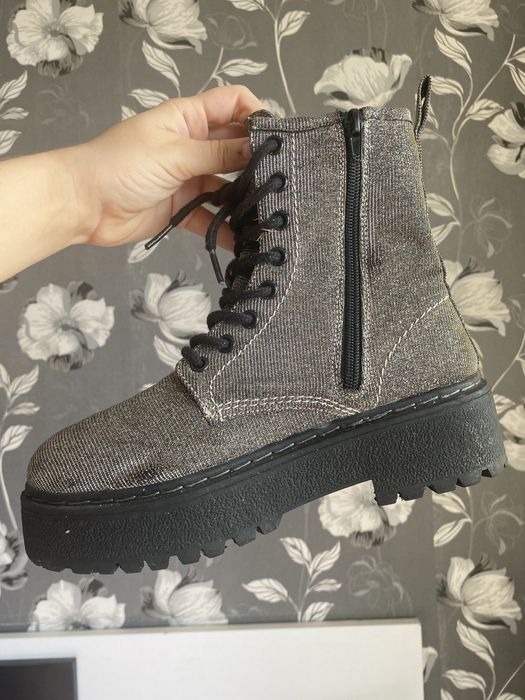 Ghete femei cu sclipici