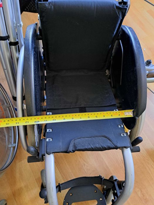 wc cu roti, cadru de mers cu roti si frana,fotoliu rulant,carje, carut