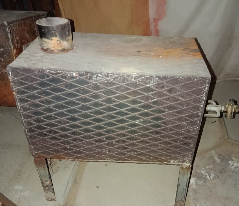 Прадаётся печка.