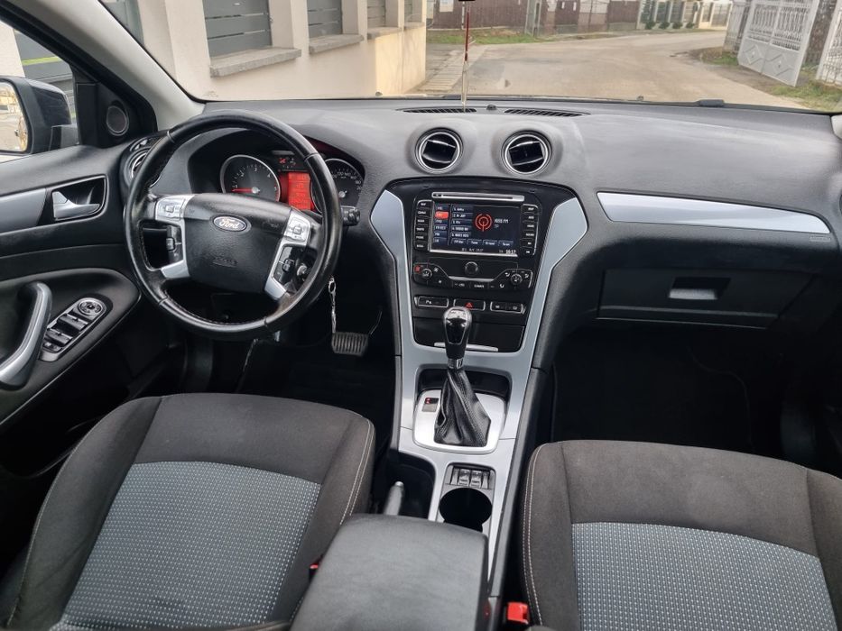 Vând Ford Mondeo IV Motor 2.0TDCi cutie de viteze automata an 2012