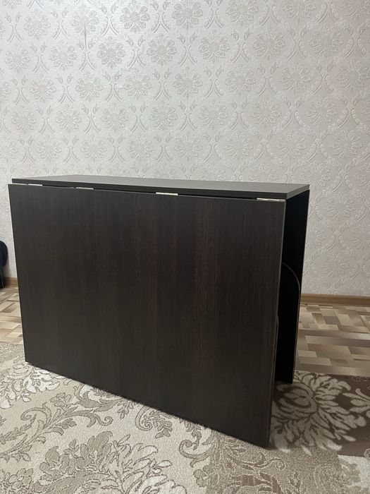Стол раскладной для гостей