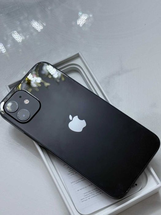 iPhone 12 64GB Black в идеальном состоянии