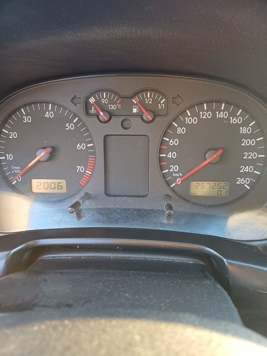 Golf 4 1,6 16 v fiscal Ac servo geamuri radio cd mp3 fără rugina