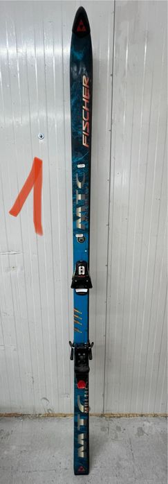 Продавам различни размери ски