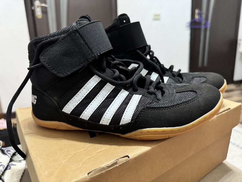 Продам Борцовки черные